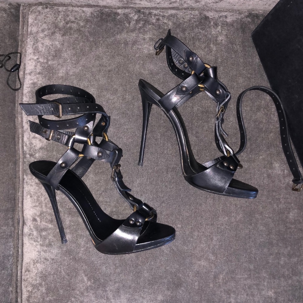 Giuseppe Zanotti gladiator wrap around heel sandals EU 39.5